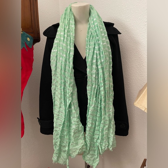 Huge Bunch of Scarves - Picture 6 of 10